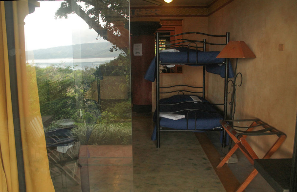 Lake Arenal Hotel And Brewery Тронадора Экстерьер фото