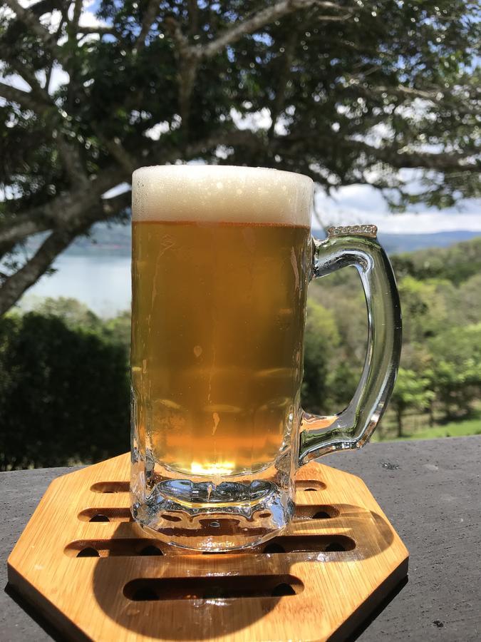 Lake Arenal Hotel And Brewery Тронадора Экстерьер фото