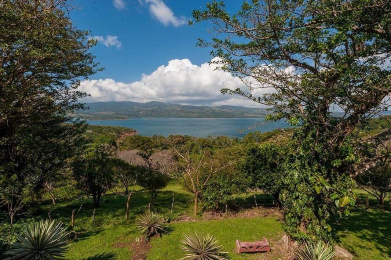 Lake Arenal Hotel And Brewery Тронадора Экстерьер фото
